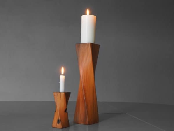 Twist candle holder